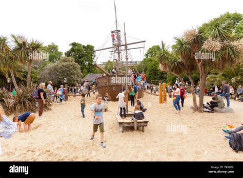 The Diana, Princess of Wales Memorial Playground is a memorial to Diana