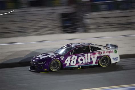 Daytona 500 Qualifying Puts Alex Bowman And Kyle Larson On Front Row