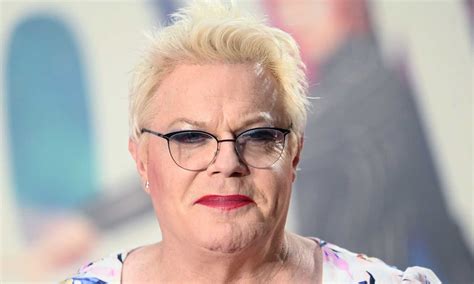 Eddie Izzard announces new name