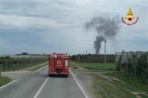 Savigliano Fiamme In Un Autoconcessionaria Sul Posto I Vigili Del