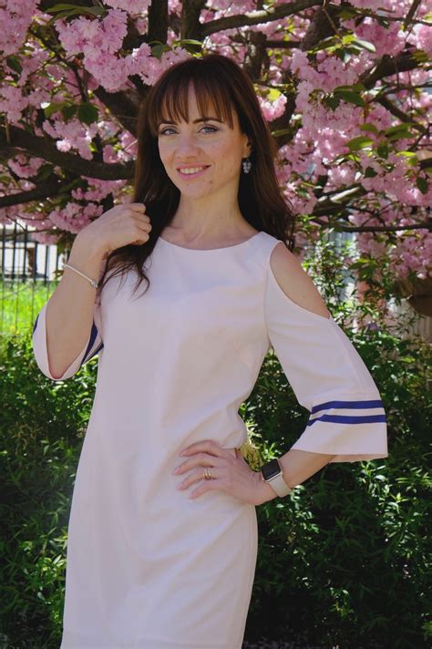 Anna 44 Yo Blue Eyes Brunette Hair ID1746708