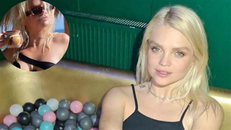 Margaret Pozuje W Fantazyjnie Wyci Tym Bikini Ten Model To Hit Obcas Pl