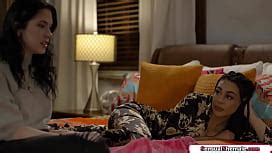 Eva Maxim Fucks Her Big Tits MILF Neighbor SO HARD XNXX