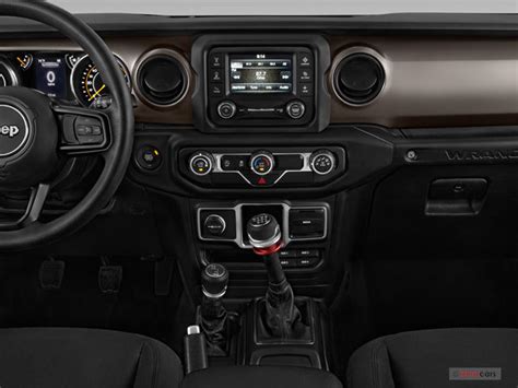 2019 Jeep Wrangler: 112 Interior Photos | U.S. News