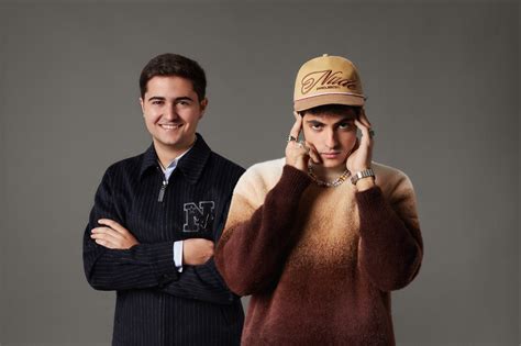 Nude Project factura más de millones en un más Forbes