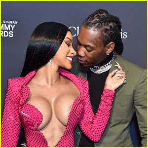 Cardi B Shares Nsfw Texts From Offset After Twitter Troll Accuses Him