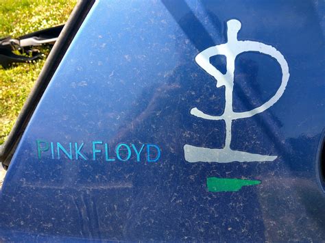 Наклейки Pink Floyd — Volkswagen Golf Mk3, 1,6 л, 1995 года | кузовной ...
