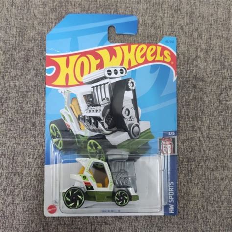 Hot Wheels Tee D Off 2 White Green 43 250 2023 HW SPORTS 2 5 Special Feature