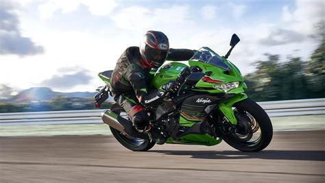 Auto News Kawasaki Ninja Zx 4rr Launched In India Check Price