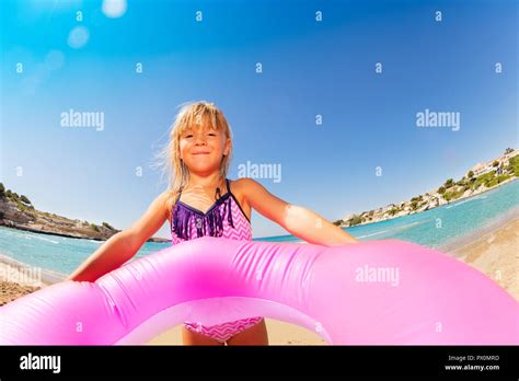 Kline M Dchen Bikini Fotos Und Bildmaterial In Hoher Aufl Sung Alamy