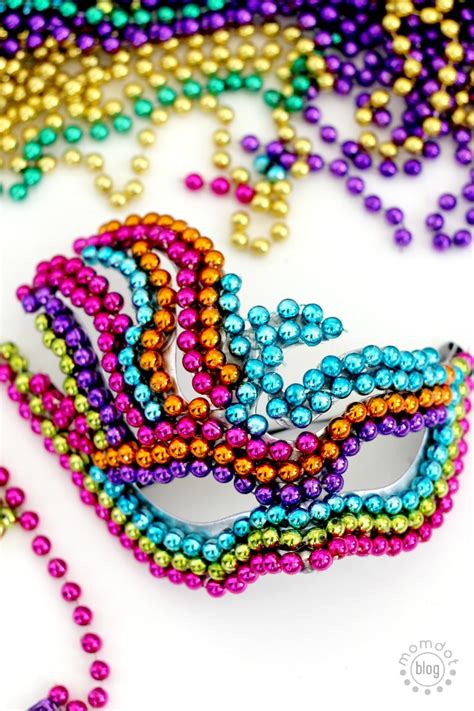 DIY Mardi Gras Mask