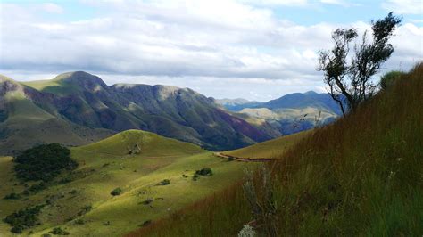 The world s oldest mountain range is in south africa the barberton ...