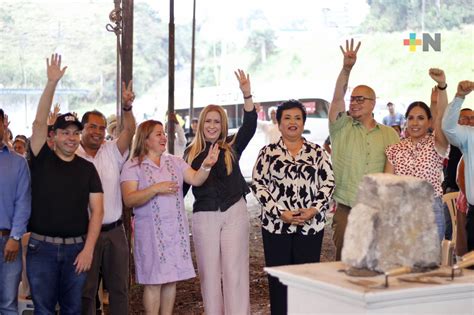 Colocan La Primera Piedra Del Centro De Asistencia Casa De Las Aves