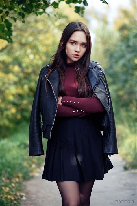 Dasha Kolpaschikova Evgeniy Bulatov Blonde Girl Pose Shorts Formal Shirt Hands Glance HD