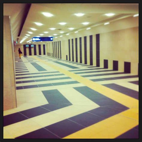 metropolitan railway link between the Stazione Centrale and Bari Palese