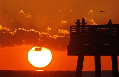 pier fishing at sunset... | Pier fishing, Saltwater fishing gear ...