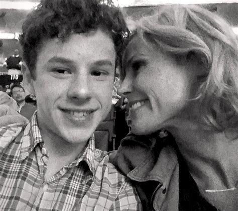 Julie Bowen talks about life with 3 kids.