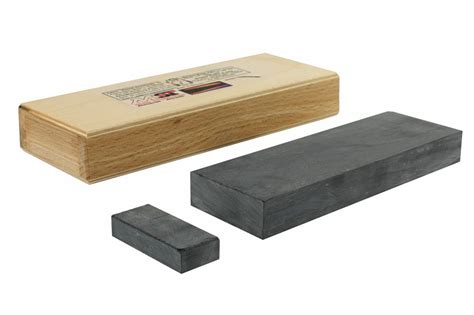 Водные точильные камни.