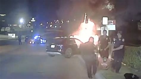 Texas Officers Pull Man From Burning Car