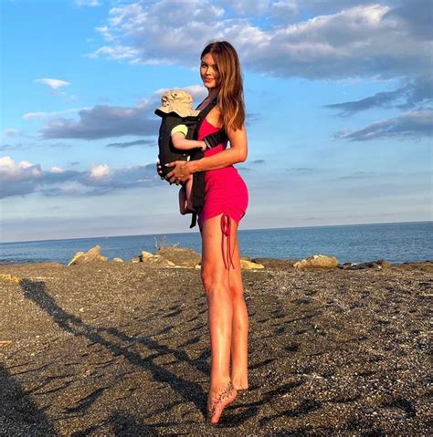 Joanna Opozda W Bikini Pozdrawia Z Wakacji I Pokazuje Zdj Cie Sprzed Lat Moja Pla Owa