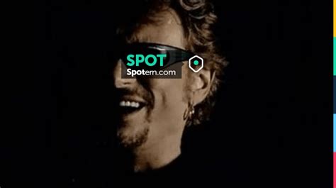 Les Lunettes De Soleil De Johnny Hallyday Dans Le Clip Allumer Le Feu