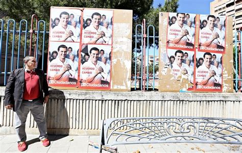 El PP Denuncia A Ciudadanos Por Pegar Los Carteles En Su Espacio