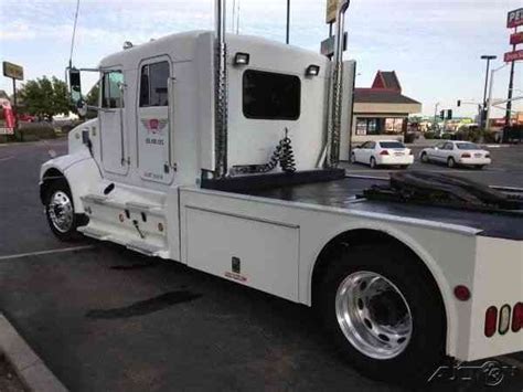 Peterbilt 330 2000 Sleeper Semi Trucks