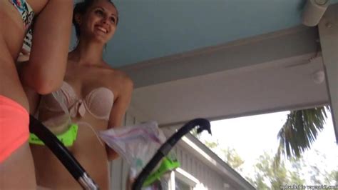 Candid Bikini Ass Crotch Legs Face Porn Videos