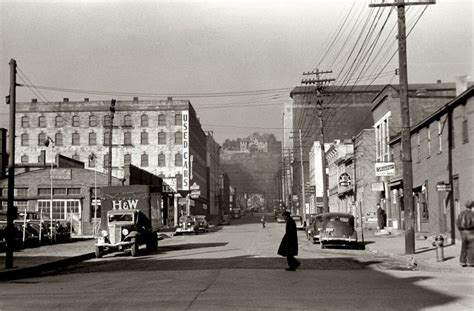 Dubuque 1940 Shorpy Old Photos Framed Prints