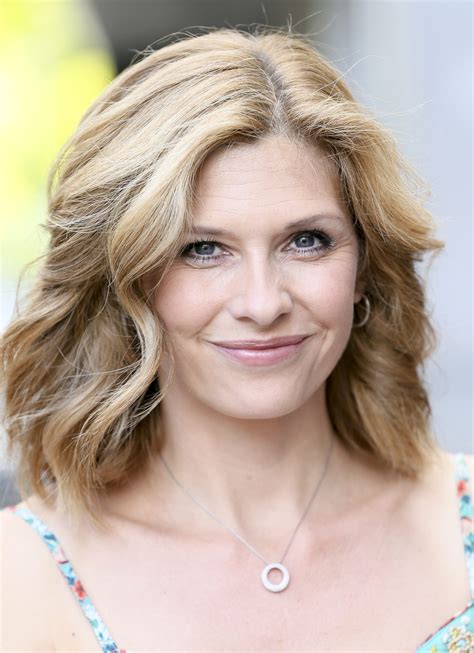 Emmerale Star Samantha Giles Once Posed Nude For Art Class