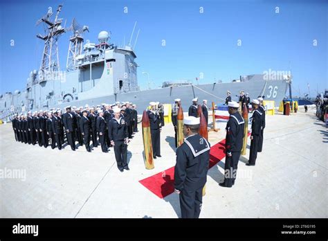Uss Underwood Decommissioning Ceremony 130308 Stock Photo Alamy