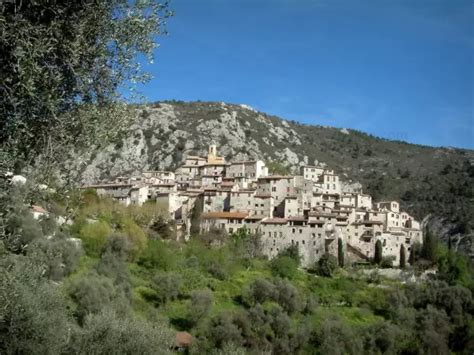 Les villages perchés des Alpes-Maritimes - Guide Tourisme & Vacances