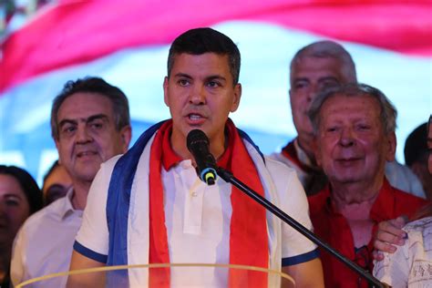 Santiago Peña proclamado presidente electo de Paraguay con 42 93 de