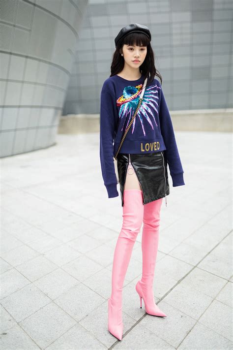 H H Chi Pu V Lo T Hot Girl Vi T U Ang M M T Ki U Boot N Y