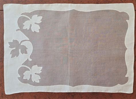 4 Leaf Placemats Madeira Appliqued White Leaf Edge Pattern On White