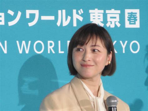 【広末涼子】離婚＆独立後初の公の場、ステラのパンツから美脚のぞかせ、サステナブル語る「子どもと一緒に繭を育てて糸を取って好きな服を長く大切に