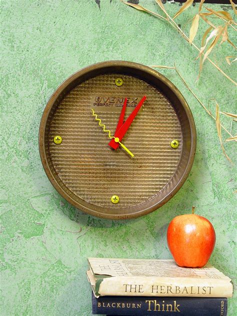 Wall Clock Recycled Repurposed Vintage Cake Pan Ovenex Etsy Clock