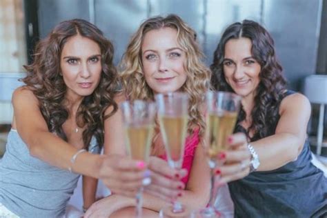 La felicidad de las Milf al cumplir dos años en pantalla el público entiende perfecto