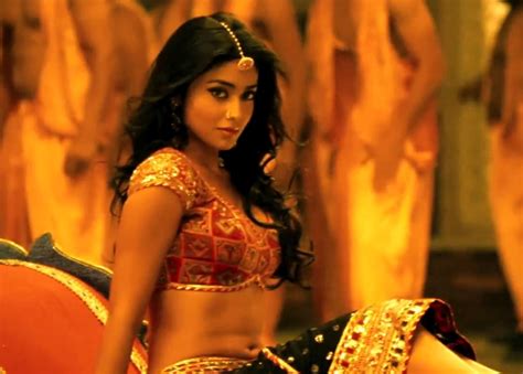 Shriya Saran Nude Pics P Gina