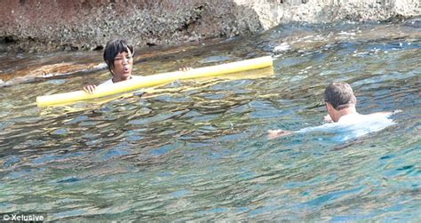 Naomi Campbell The Model Bikini Babe Fits In Some Aerobics On Holiday Daily Mail Online