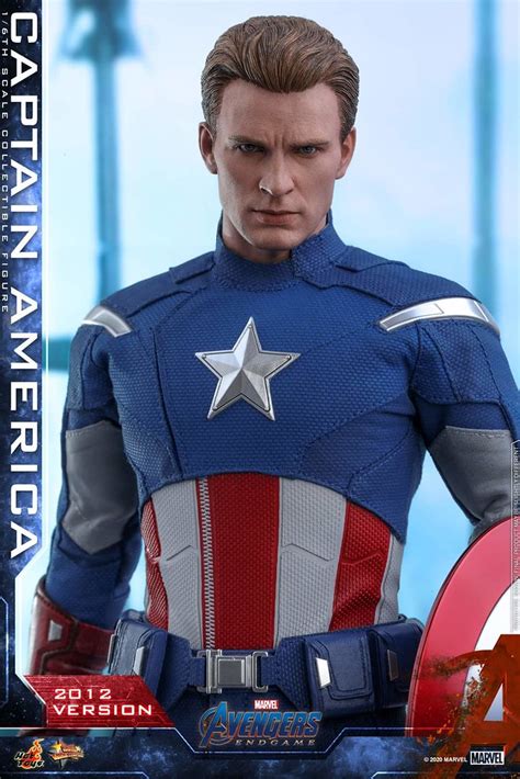 Hot Toys Captain America Version