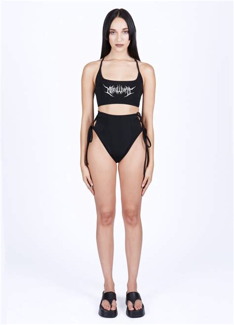 9 Hot Sexy Mary Poole Bikini Pics