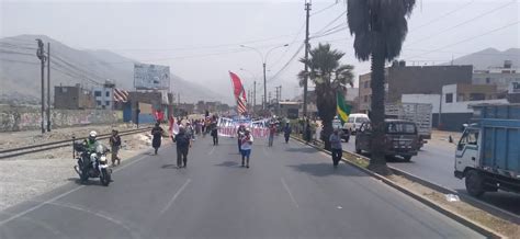 Aldíaperú On Twitter Rt Larepublicape 🚨 Cientos De Manifestantes Se Concentran En Huaycán