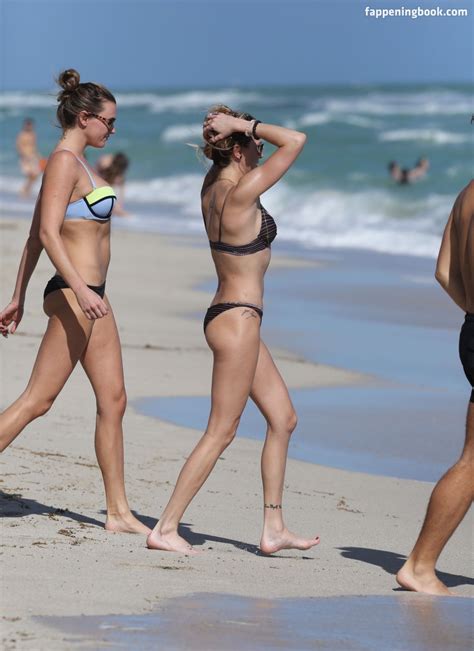 Katie Cassidy Sexy Hot Photos FappeningBook