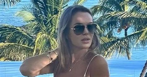 Amanda Holden Leaves Fans Speechless With Nude Snap On Sun Soaked Holiday Daily Star