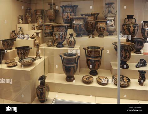 Greek Art Magna Graecia Amphorae Decorated National Museum Of