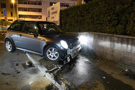 Autofahrer Verursacht Unter Drogeneinfluss Selbstunfall