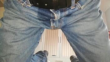 Peeing In Bed Room XVIDEOS