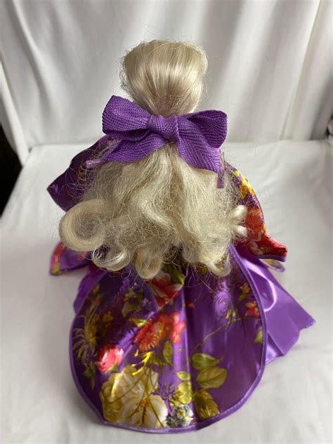 珍藏1966 Barbie古董芭比娃娃，年代久遠無盒裝絕版，恕不退換哦！ 書籍、休閒與玩具 收藏、紀念品 其他古董在旋轉拍賣