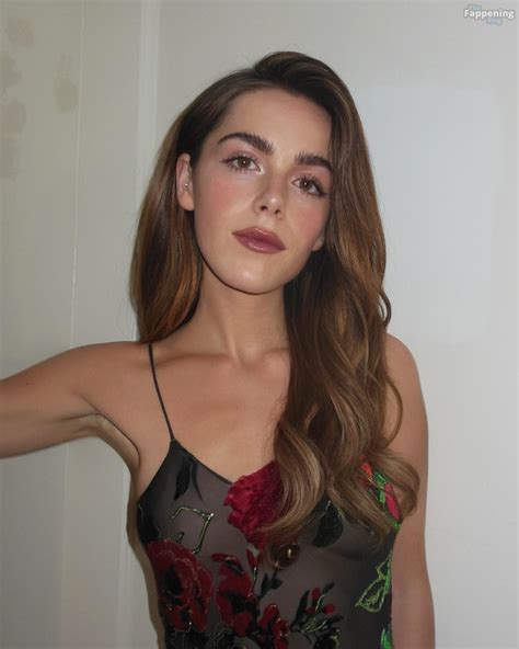 Kiernan Shipka Hot 8 Photos TheFappening